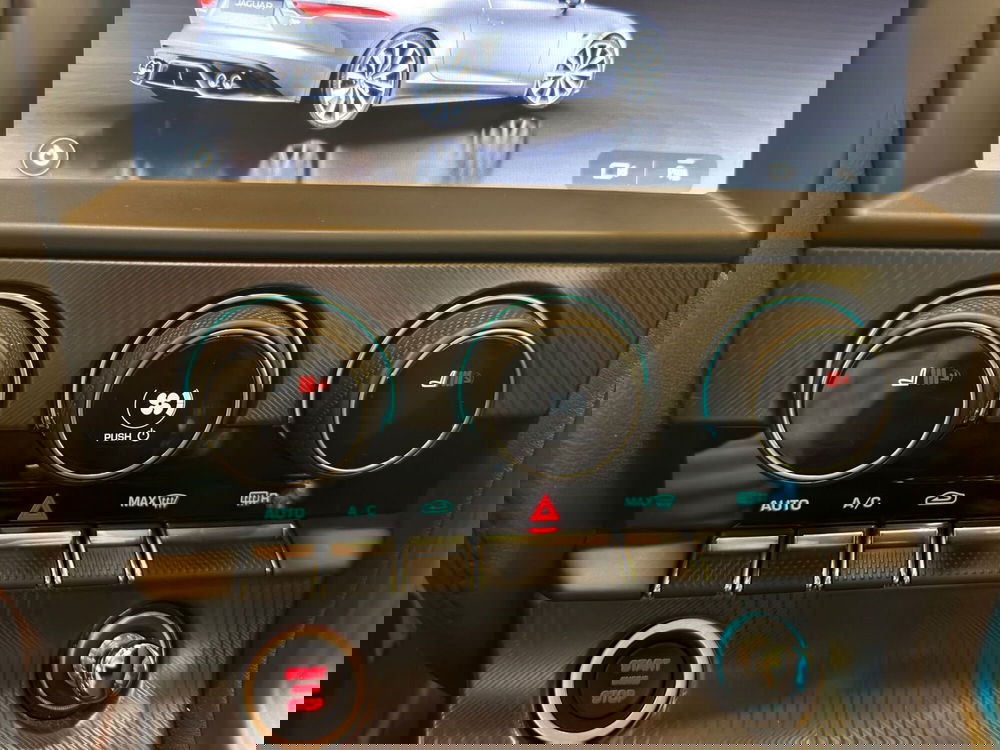 Jaguar F-Type Coupé usata a Milano (19)