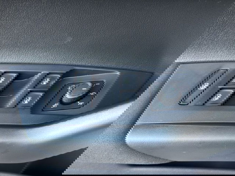 Volkswagen Polo nuova a Vicenza (12)