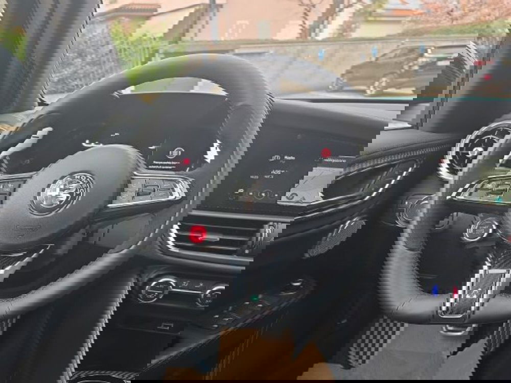 Alfa Romeo Giulia nuova a Monza e Brianza (9)