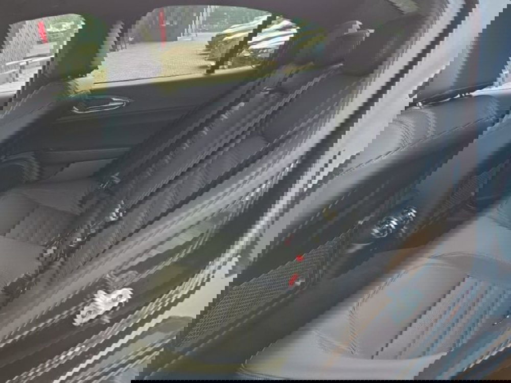 Alfa Romeo Giulia nuova a Monza e Brianza (12)