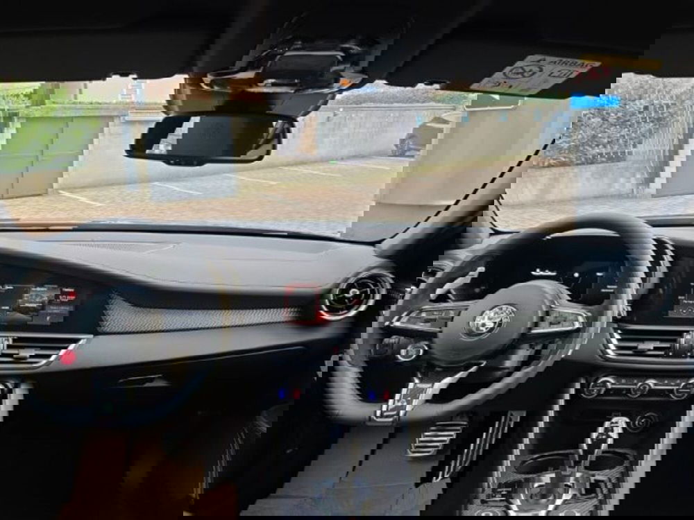 Alfa Romeo Giulia nuova a Monza e Brianza (8)