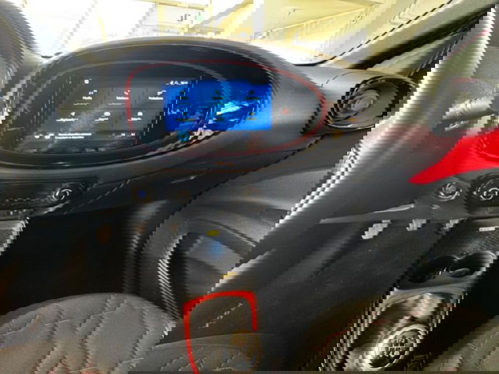 Toyota Aygo X usata a Bologna (11)