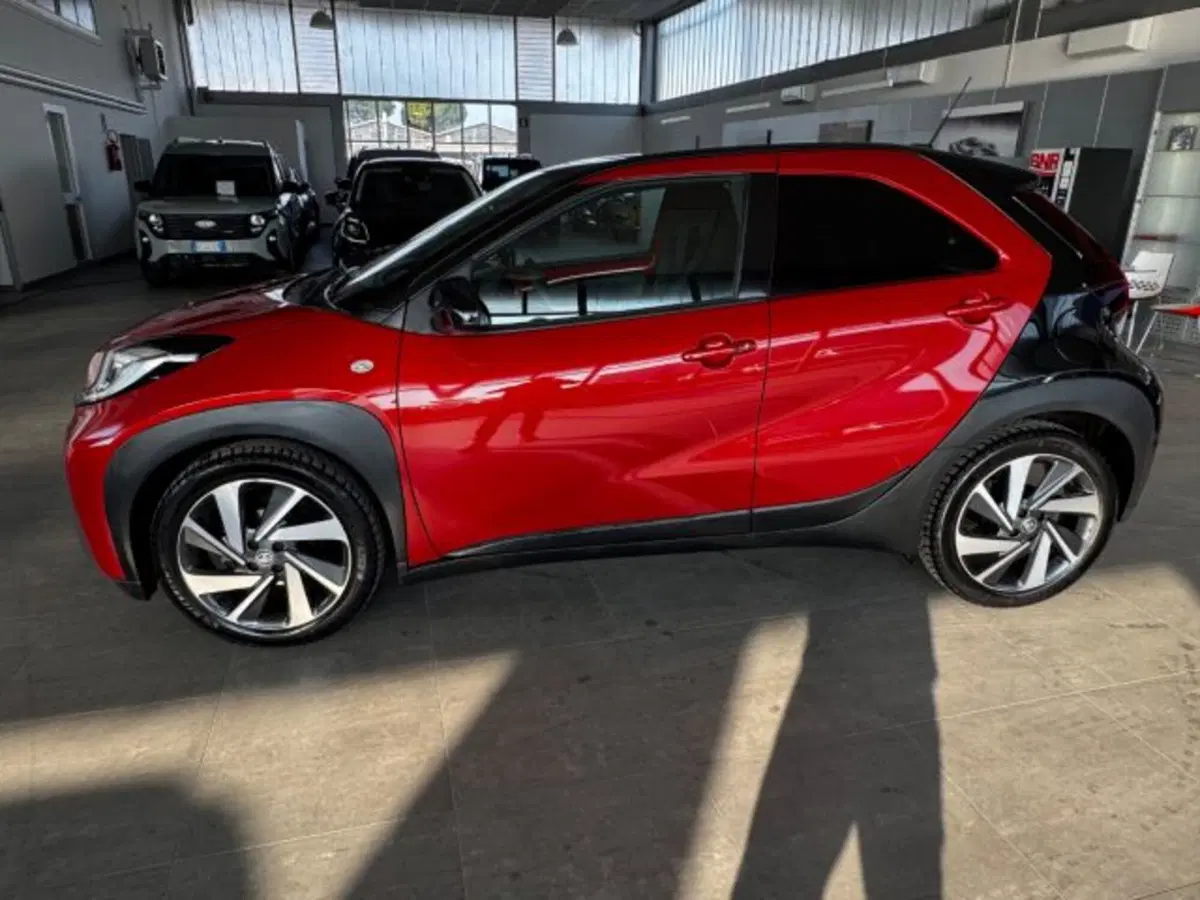 Toyota Aygo X usata a Bologna (8)