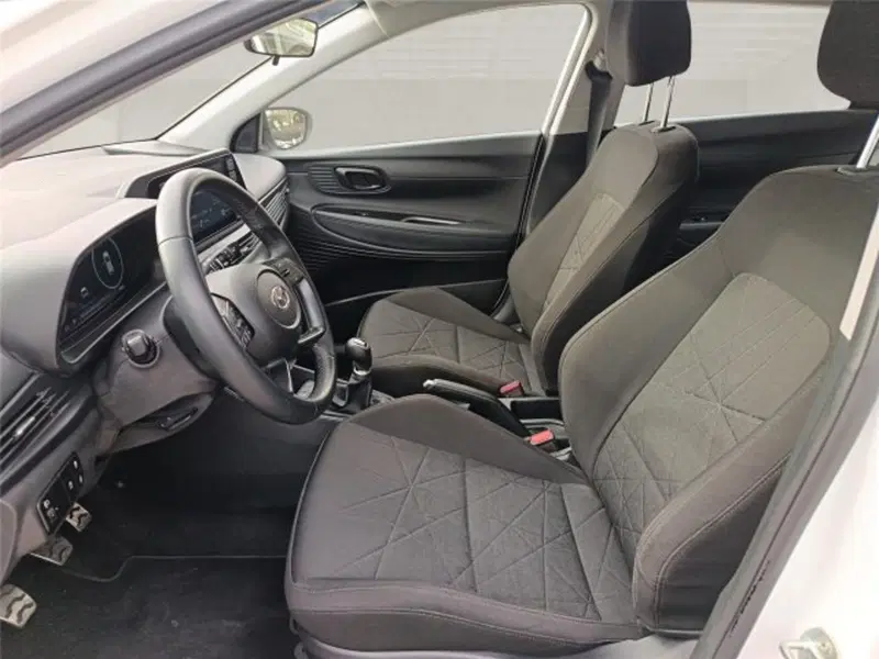 Hyundai Bayon usata a Bari (11)