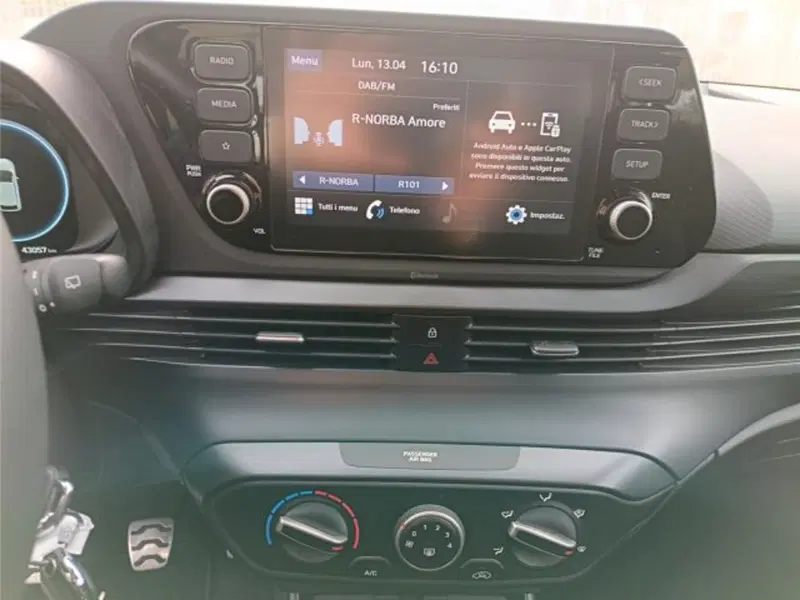 Hyundai Bayon usata a Bari (16)
