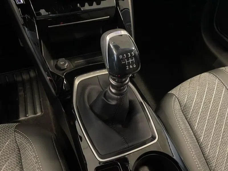 Peugeot 208 nuova a Torino (12)
