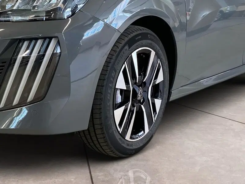 Peugeot 208 nuova a Torino (15)