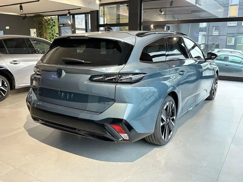 Peugeot 308 SW nuova a Sondrio (5)
