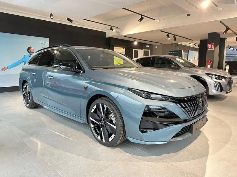 Peugeot 308 SW nuova a Sondrio (6)