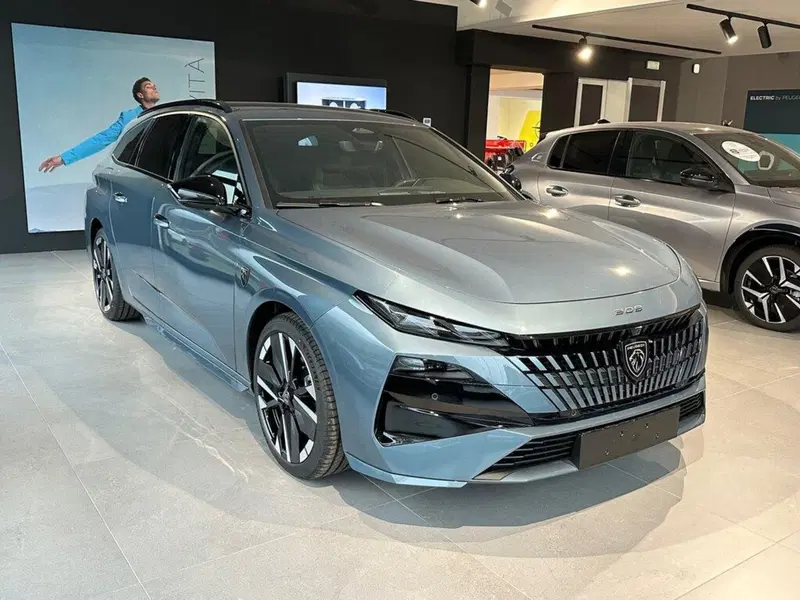 Peugeot 308 SW nuova a Sondrio (7)