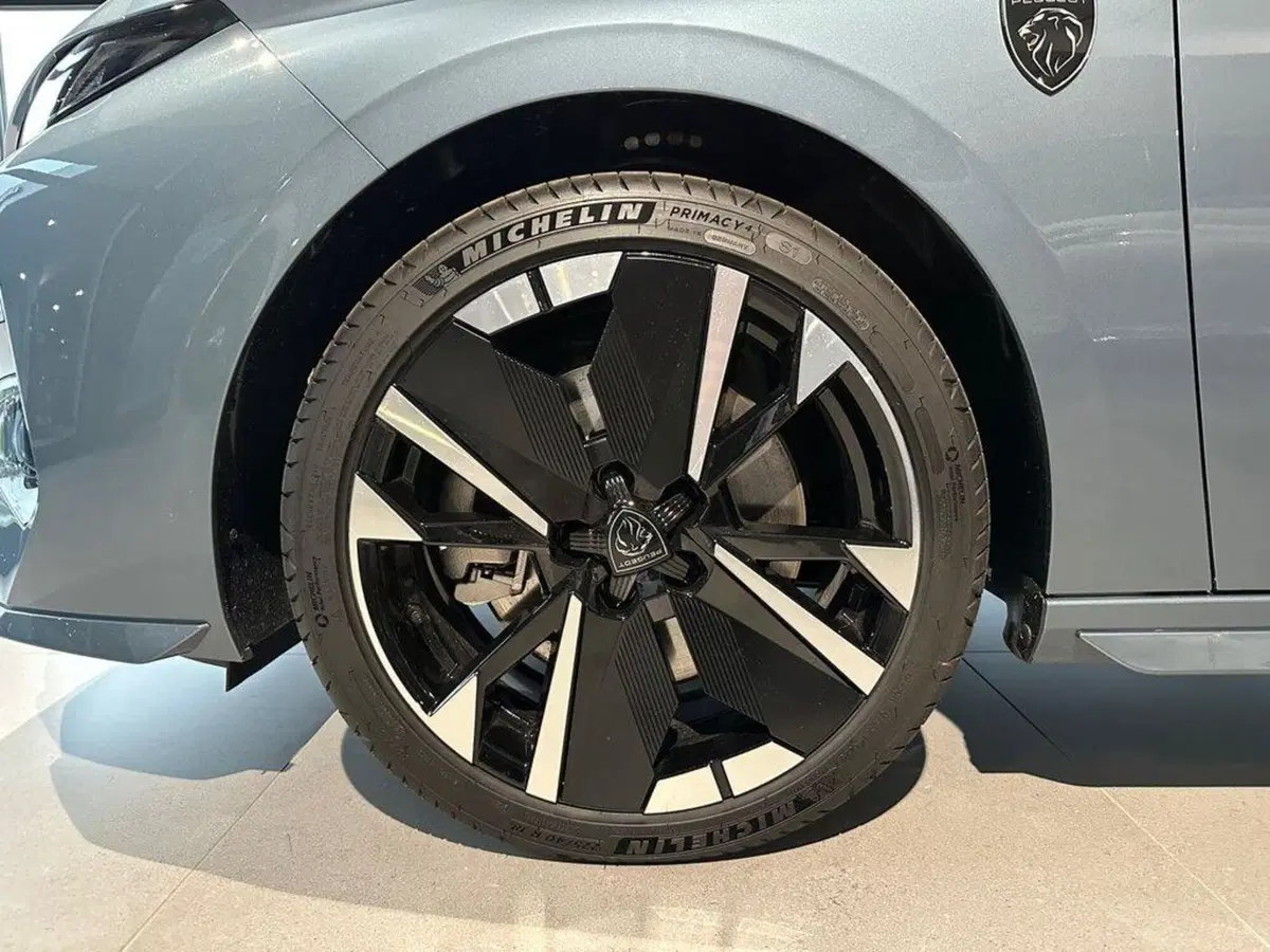 Peugeot 308 SW nuova a Sondrio (9)