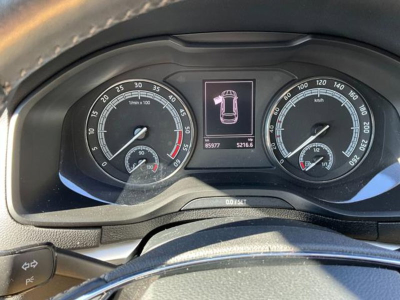 Skoda Karoq usata a Sondrio (19)