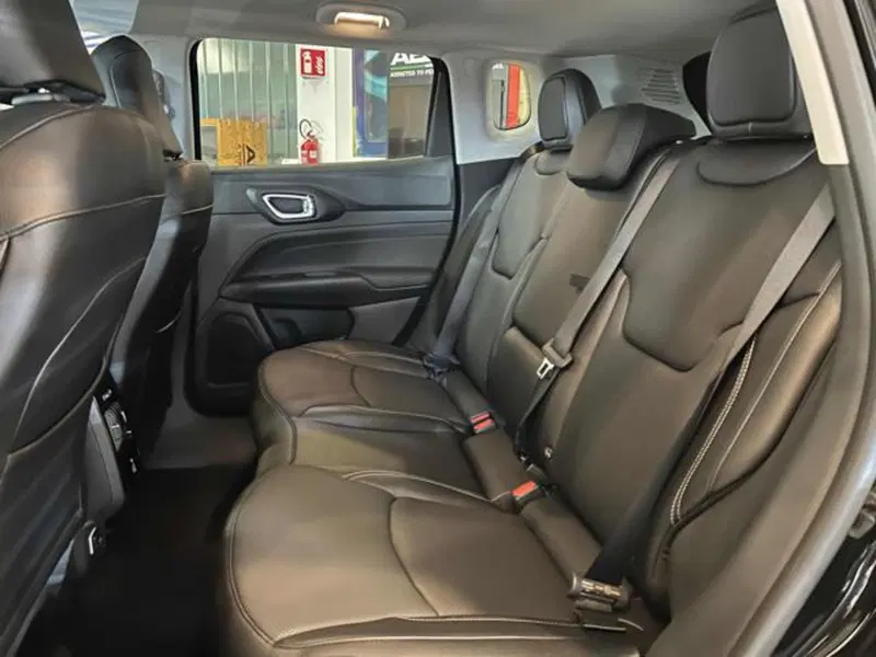 Jeep Compass nuova a Vercelli (13)