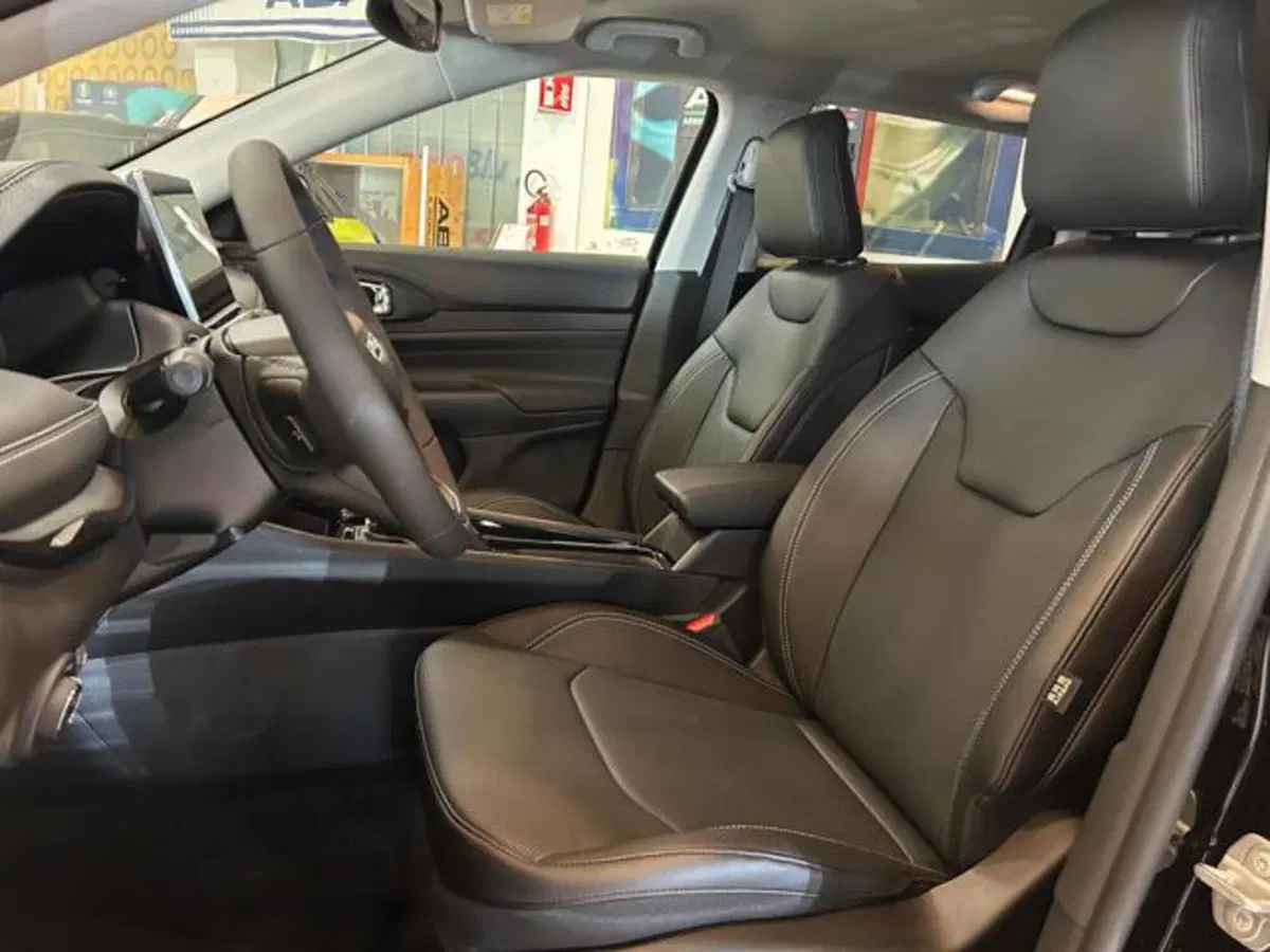 Jeep Compass nuova a Vercelli (14)