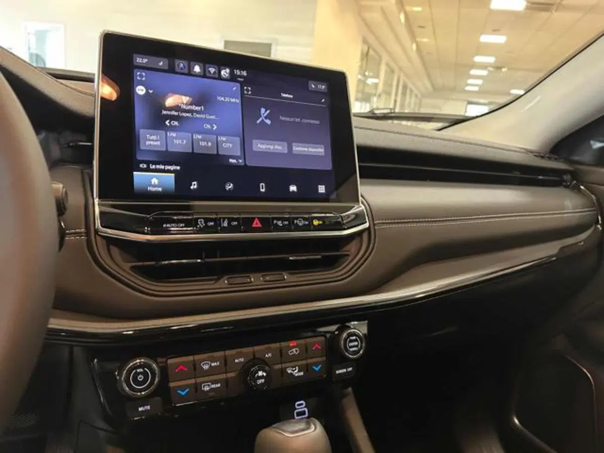 Jeep Compass nuova a Vercelli (16)