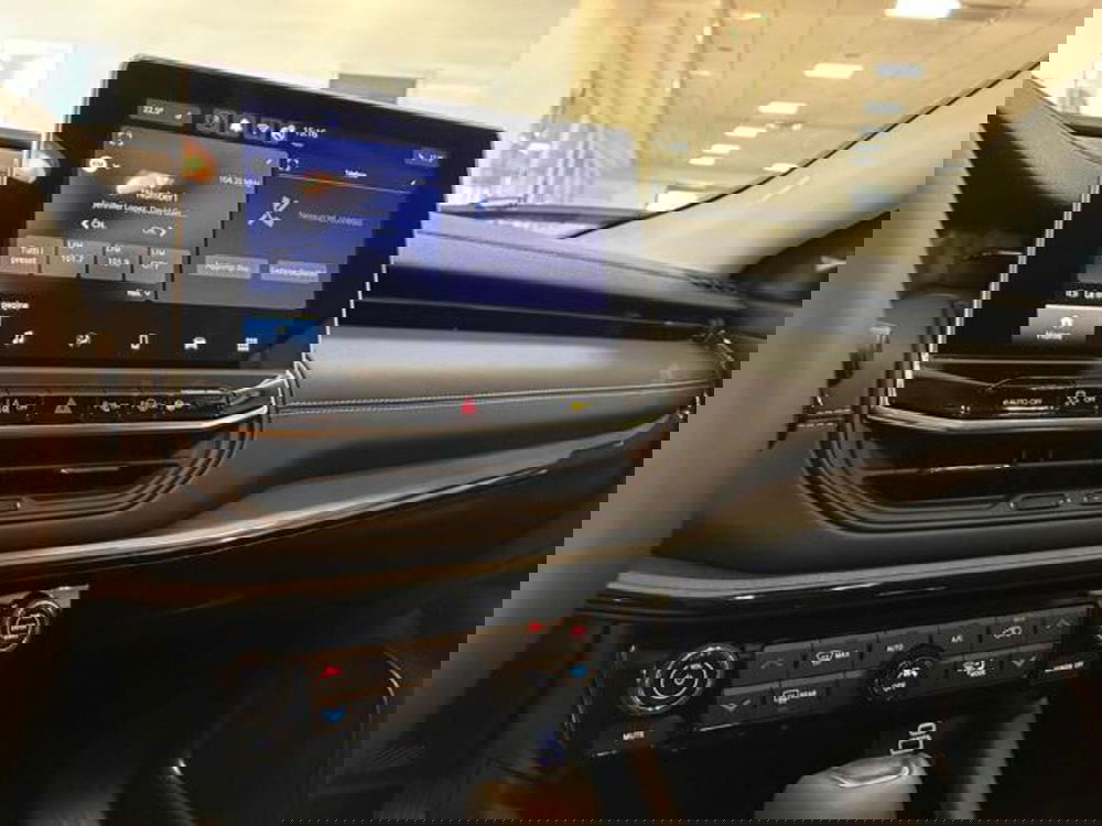 Jeep Compass nuova a Vercelli (16)