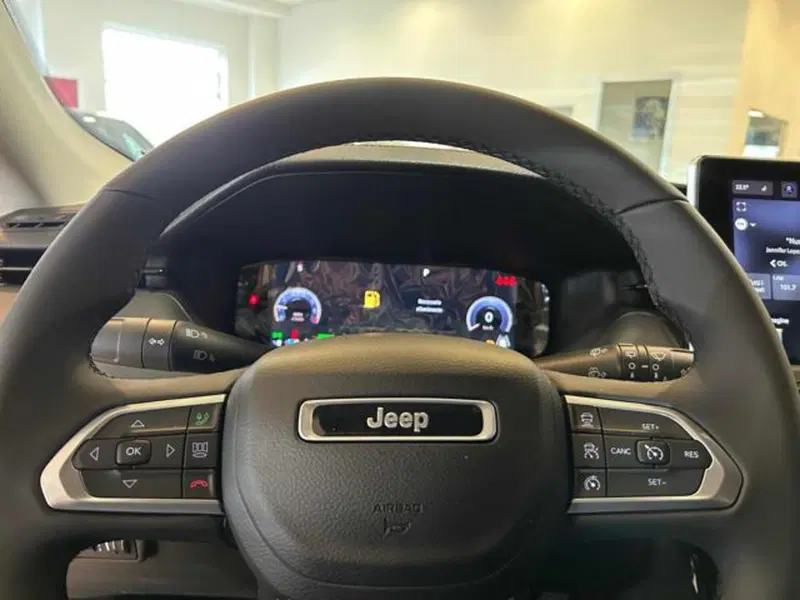 Jeep Compass nuova a Vercelli (17)