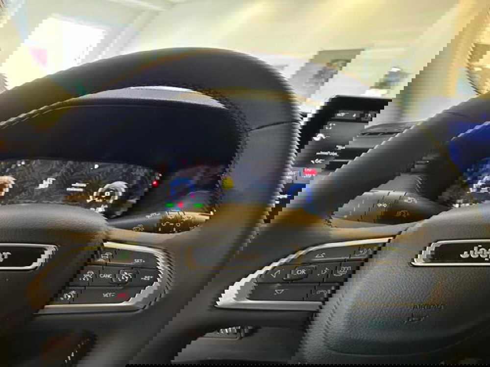 Jeep Compass nuova a Vercelli (17)