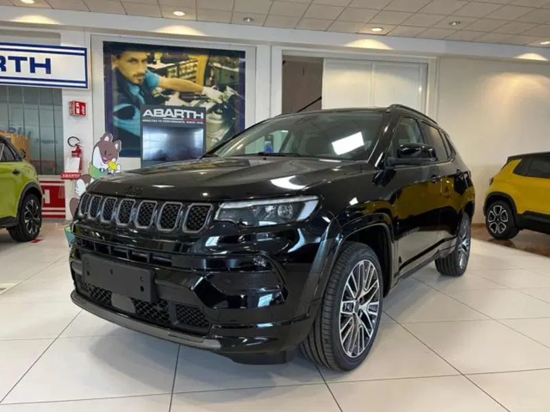 Jeep Compass nuova a Vercelli (4)