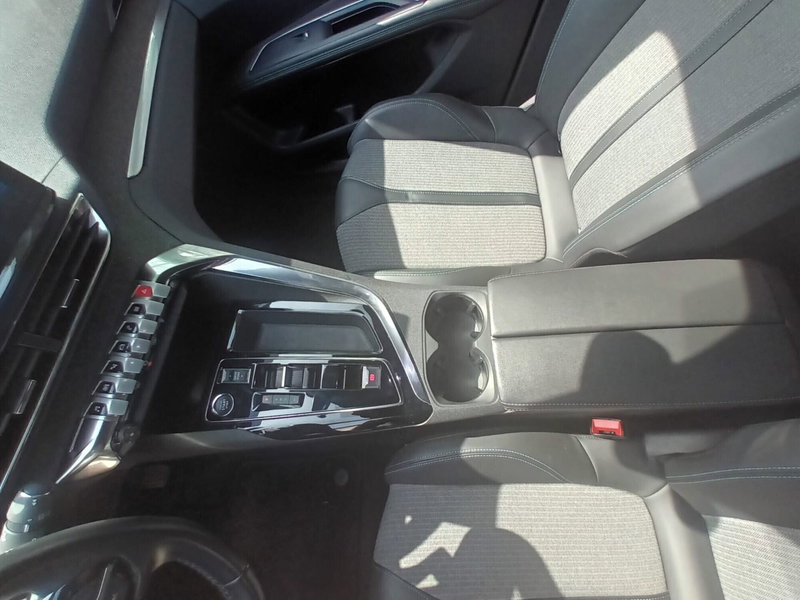 Peugeot 3008 usata a Bari (13)