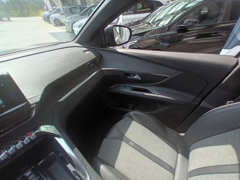 Peugeot 3008 usata a Bari (16)