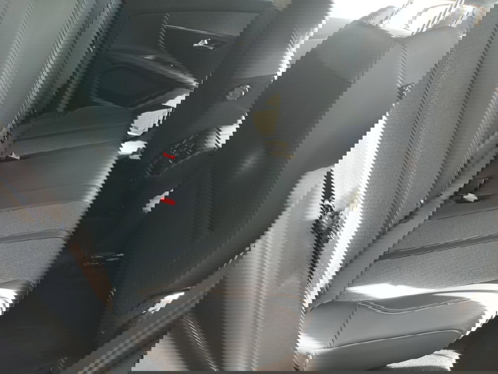 Peugeot 3008 usata a Bari (18)