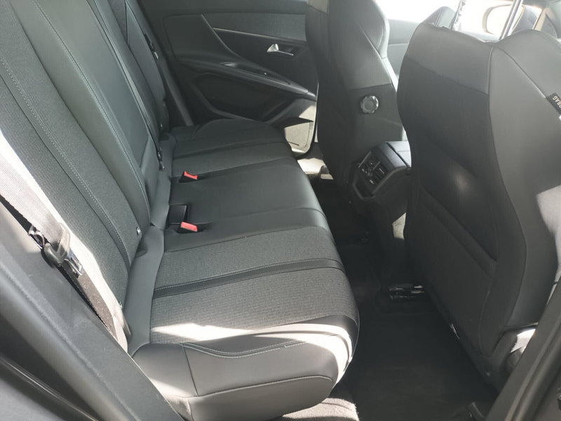 Peugeot 3008 usata a Bari (18)