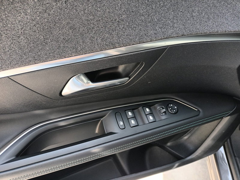 Peugeot 3008 usata a Bari (8)