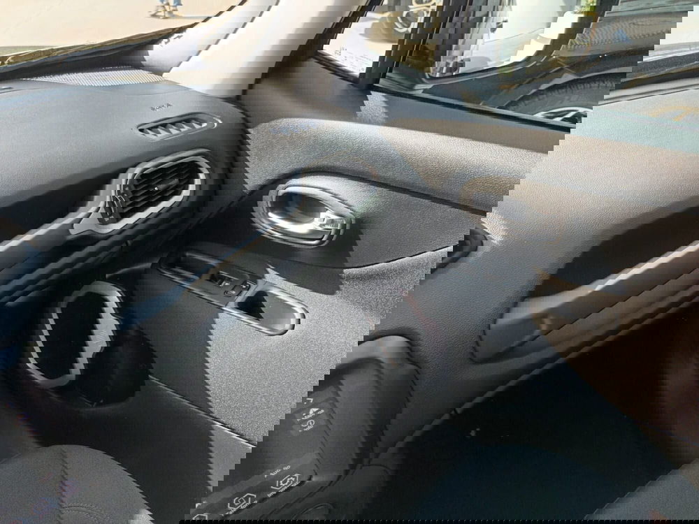 Jeep Renegade usata a Bari (15)