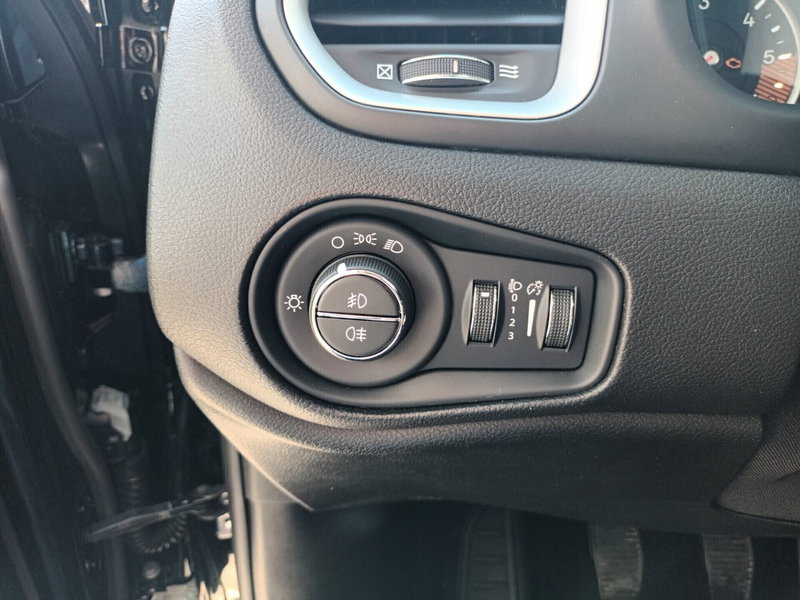 Jeep Renegade usata a Bari (8)