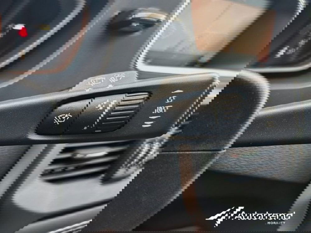 Volvo V40 usata a Lecce (10)