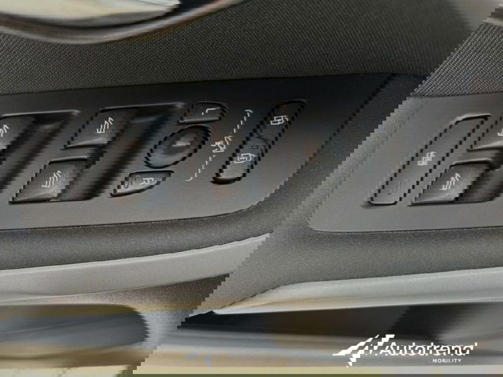 Volvo V40 usata a Lecce (14)