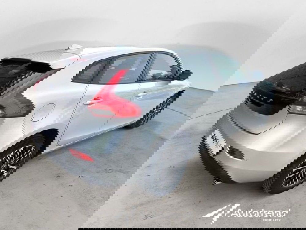 Volvo V40 usata a Lecce (2)