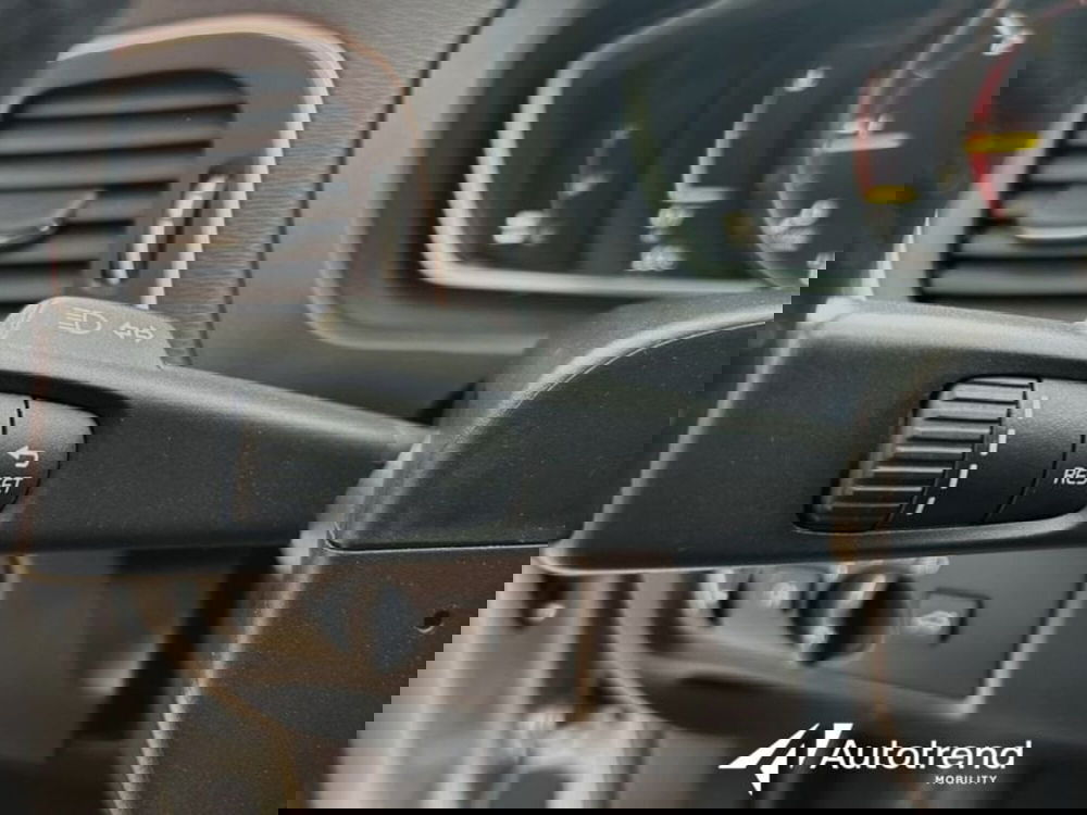 Volvo V40 usata a Lecce (9)