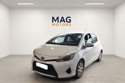 Toyota Yaris 1.5 Hybrid 5 porte Lounge del 2013 usata a Rende