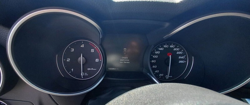 Alfa Romeo Stelvio usata a Cosenza (16)