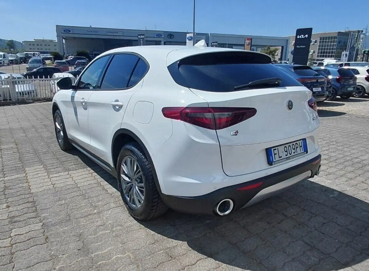 Alfa Romeo Stelvio usata a Cosenza (7)