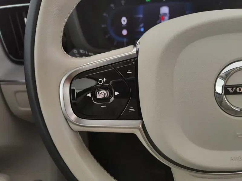 Volvo XC60 usata a L'Aquila (20)