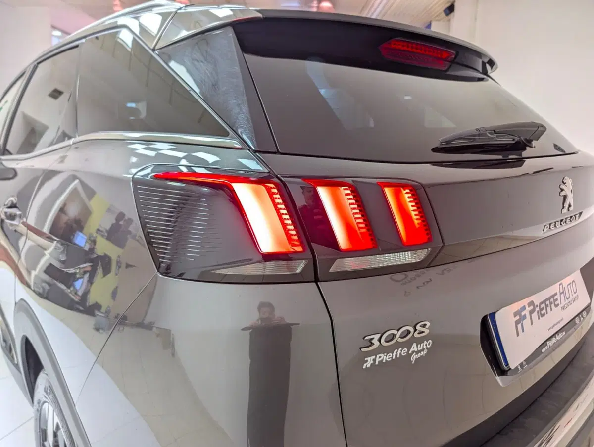 Peugeot 3008 usata a Teramo (9)