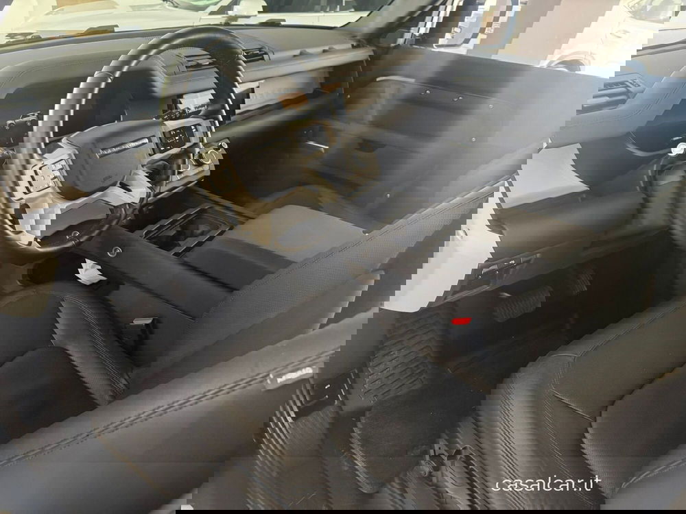 Land Rover Defender usata a Salerno (11)