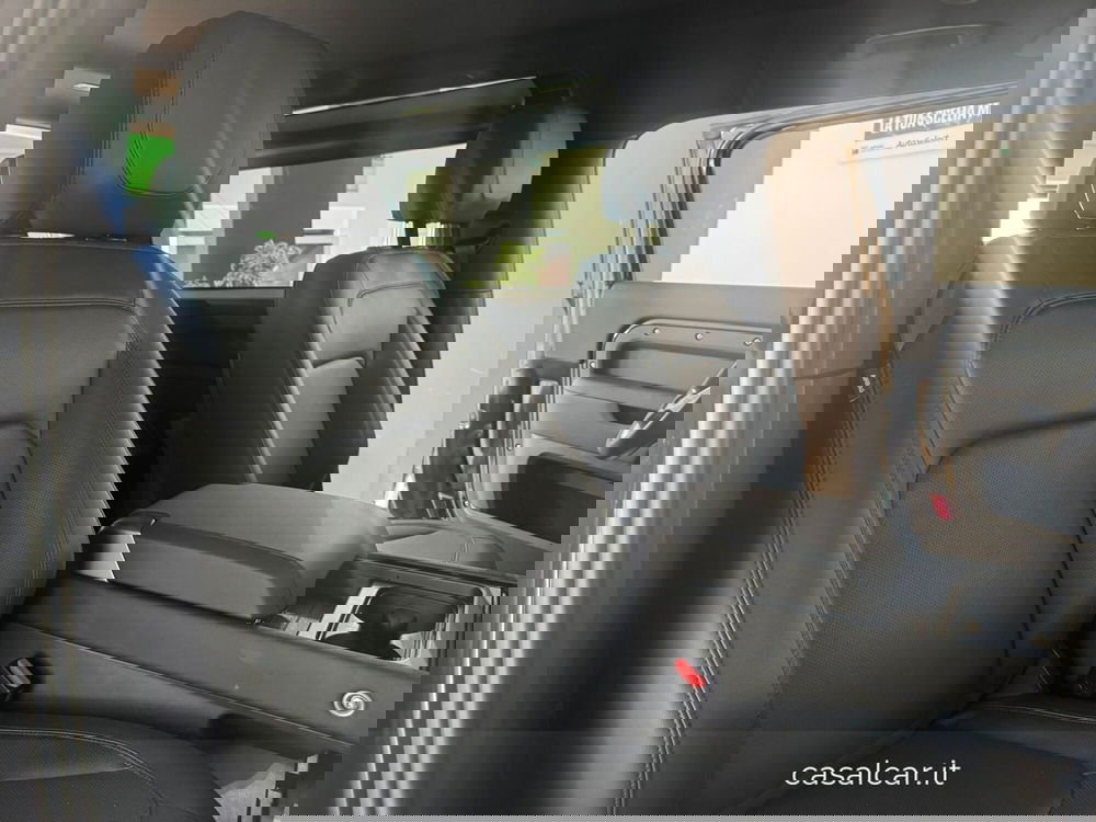 Land Rover Defender usata a Salerno (18)