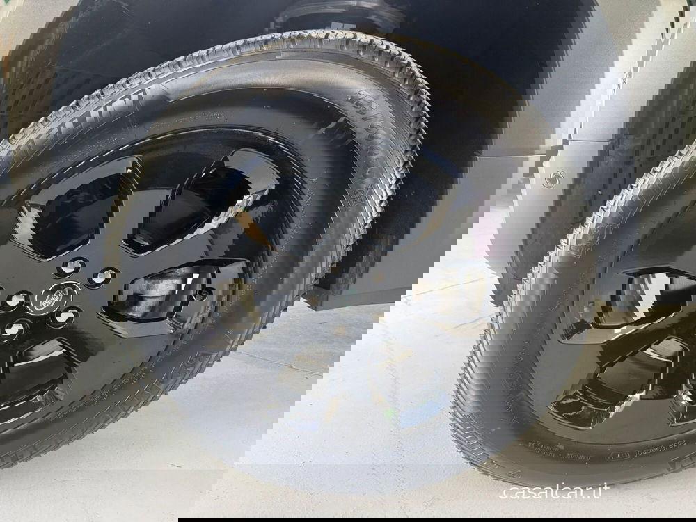 Land Rover Defender usata a Salerno (20)