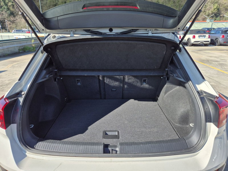 Volkswagen T-Roc usata  (11)