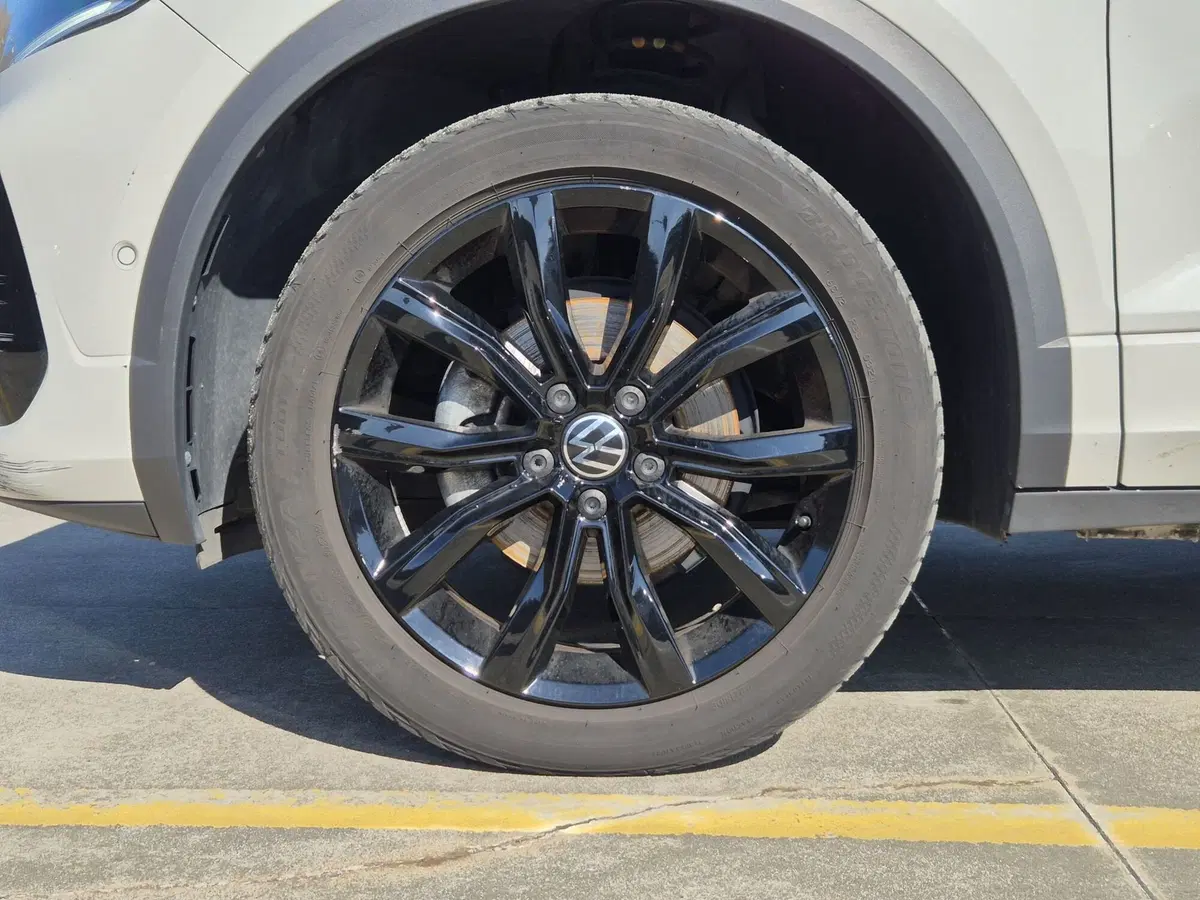Volkswagen T-Roc usata  (12)