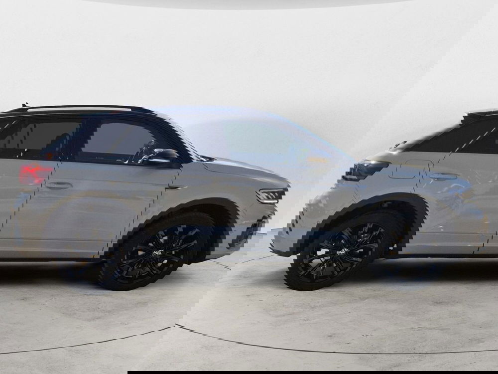 Volkswagen T-Roc usata  (5)