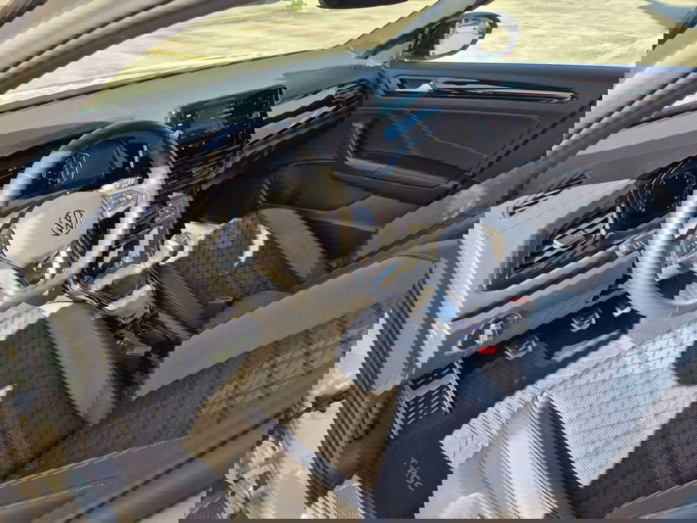 Volkswagen T-Roc usata  (6)