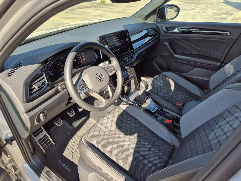 Volkswagen T-Roc usata  (6)