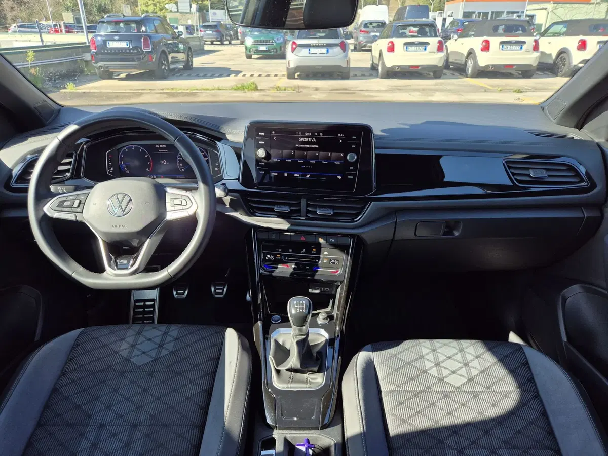 Volkswagen T-Roc usata  (8)
