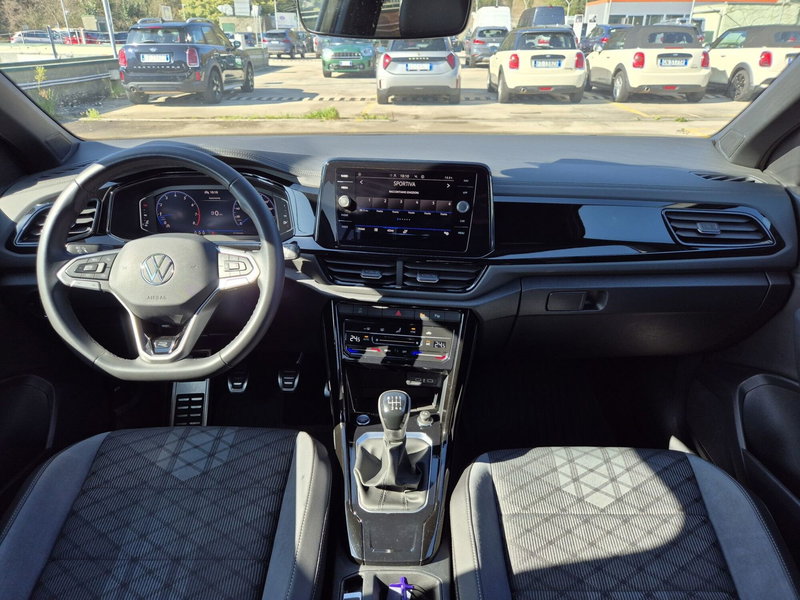 Volkswagen T-Roc usata  (8)