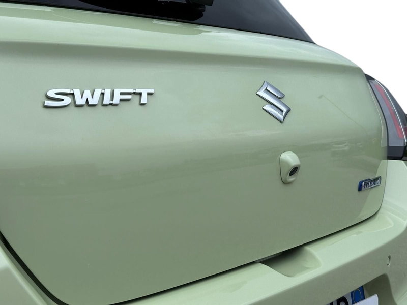 Suzuki Swift nuova a Pistoia (12)